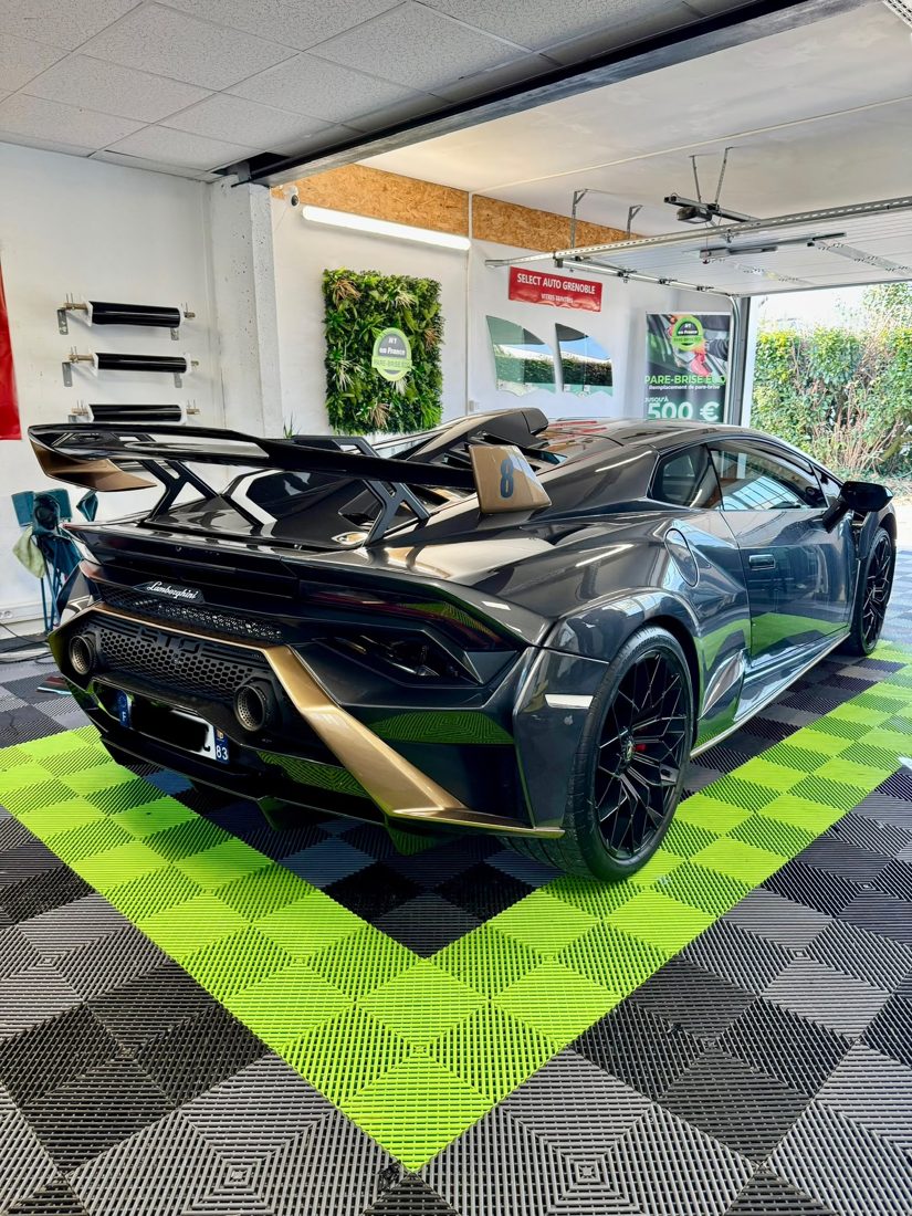 Réalisation Pare-Brise Éco Grenoble — Lamborghini Huracán