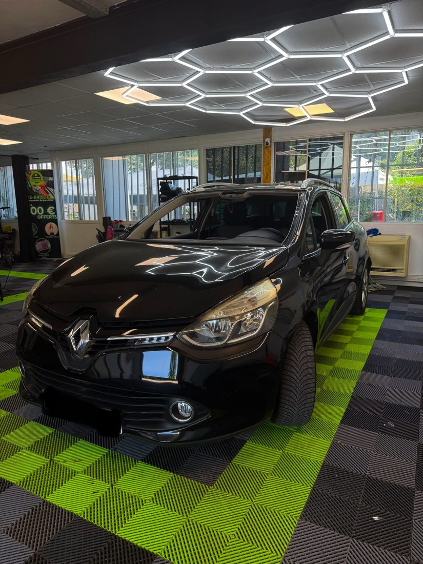 Réalisation Pare-Brise Éco Grenoble — Renault Clio